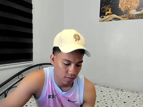 urfucker vinz online show from July 2026 12:55:01 PM