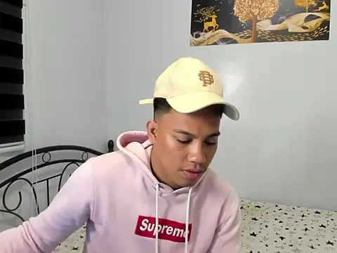 urfucker vinz online show from July 2026 01:10:02 PM