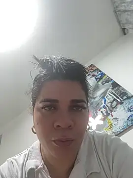 Siri Luxx online show from June 2026 01:09:01 AM