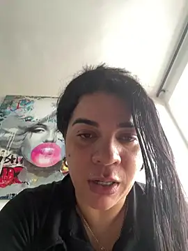 Siri Luxx online show from June 2026 04:31:02 PM