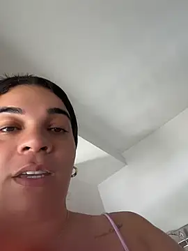 Siri Luxx online show from July 2026 02:24:01 PM