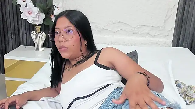 Chloe dreams4u online show from July 2026 02:43:02 PM