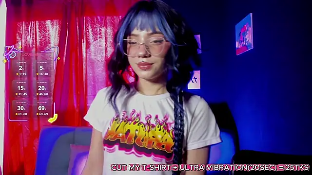 petitemila online show from June 2026 06:41:01 PM