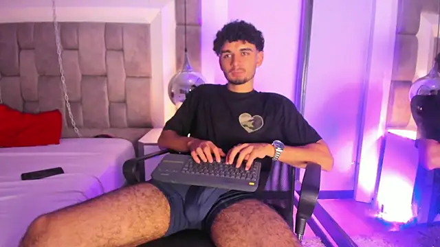 LucasThomson  online show from June 2026 04:13:02 AM