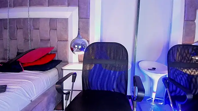 LucasThomson  online show from July 2026 04:15:01 AM