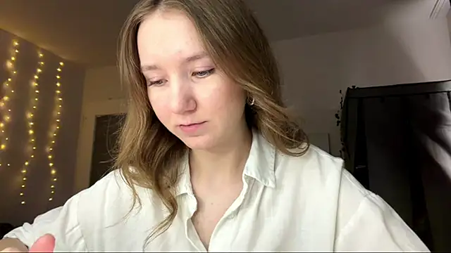 smalllisa online show from June 2026 06:12:01 PM