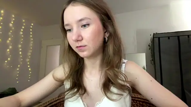 smalllisa online show from June 2026 02:49:02 PM
