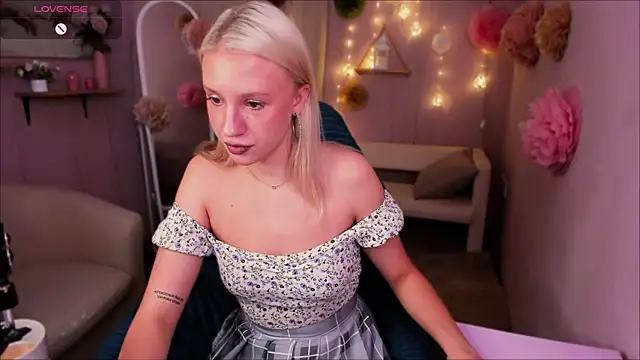 Snapshot of Angel_Tessa chatting on July 2026 08:51:01 PM Angel Tessa online show from July 2026 08:51:01 PM