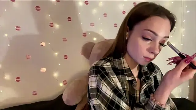 itskylieee online show from July 2026 09:18:02 AM