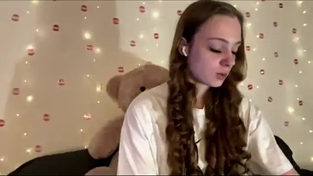 itskylieee online show from July 2026 09:05:02 AM