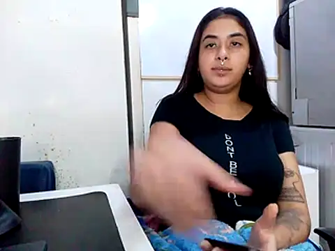 rainhajess online show from July 2026 12:15:02 AM