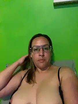 Snapshot of lindsyb chatting on June 2026 02:39:01 AM lindsyb online show from June 2026 02:39:01 AM