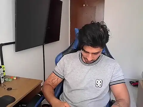 SantiagoMelendez online show from July 2026 04:39:33 PM