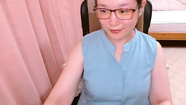 LENA-xo online show from June 2026 03:57:01 PM