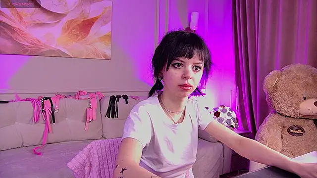 TwiggySmith online show from June 2026 09:23:02 AM