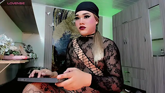 lisa armas online show from July 2026 03:57:02 AM