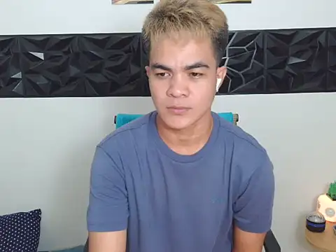 Snapshot of yourmikexxx chatting on July 2026 07:17:02 AM yourmikexxx online show from July 2026 07:17:02 AM
