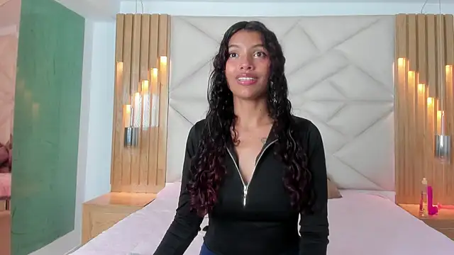 Aylin valerie online show from June 2026 07:29:01 PM