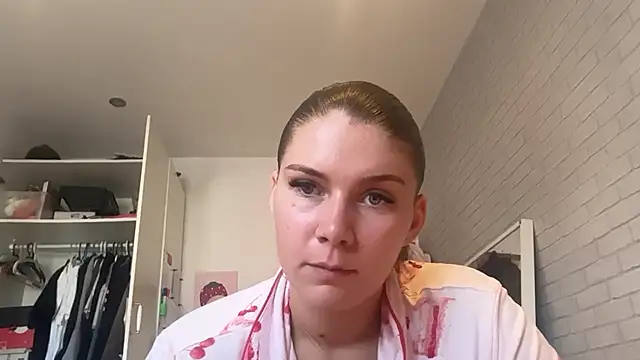 Snapshot of Melissamayy chatting on August 2026 12:18:01 PM Melissamayy online show from August 2026 12:18:01 PM