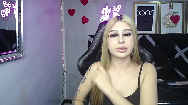 Scarlet Queen v online show from June 2026 08:13:02 PM