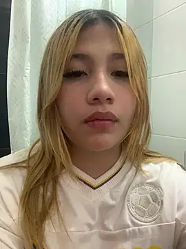 Snapshot of zury_cute1 chatting on June 2026 09:37:01 AM zury cute1 online show from June 2026 09:37:01 AM