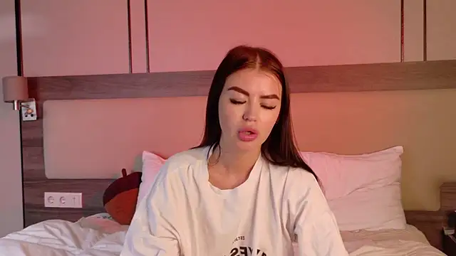 leonameilee online show from June 2026 06:12:01 AM