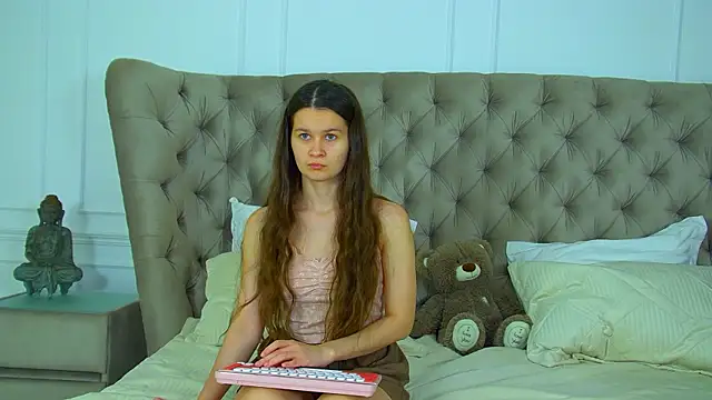 Snapshot of JuliettaTiffani chatting on July 2026 04:30:01 AM JuliettaTiffani online show from July 2026 04:30:01 AM