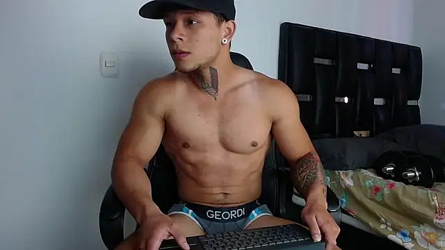 Erosscott  online show from June 2026 08:40:02 PM