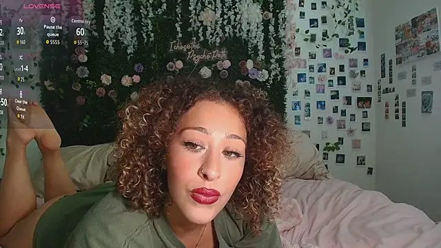 LyraCovee online show from July 2026 12:28:01 AM