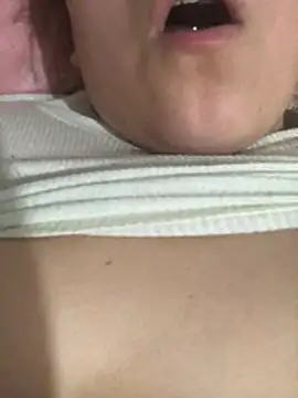 alexaparedes01 online show from July 2026 09:56:02 PM