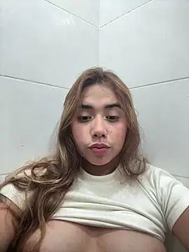 Issie 01 online show from June 2026 04:39:02 AM