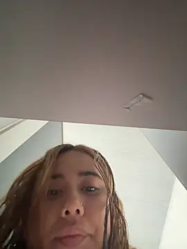 Issie 01 online show from June 2026 09:54:02 PM