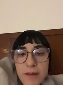 Snapshot of Aleja_B chatting on July 2026 02:22:02 AM Aleja B online show from July 2026 02:22:02 AM