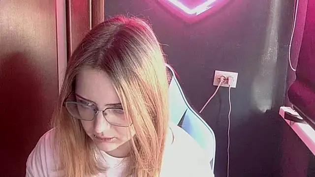 EnsuingPetal online show from June 2026 02:44:02 PM