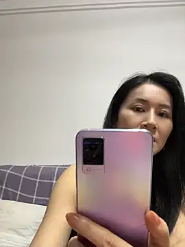 Snapshot of yanzi-888 chatting on June 2026 01:04:01 PM yanzi-888 online show from June 2026 01:04:01 PM