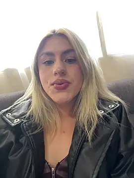Lia-firee online show from June 2026 07:40:01 PM