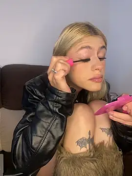 Lia-firee online show from June 2026 01:11:01 PM