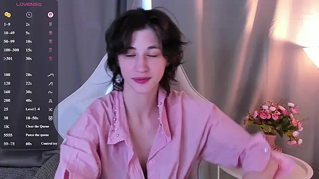 Carolina Lu online show from June 2026 02:12:01 AM