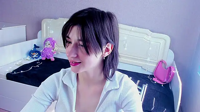 Carolina Lu online show from June 2026 03:05:01 AM