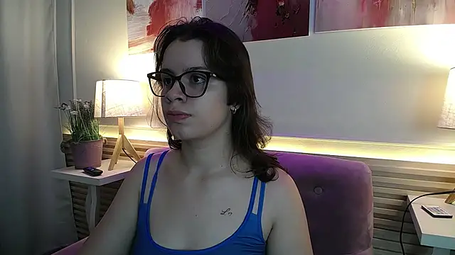 gagingmolly online show from July 2026 12:01:02 PM