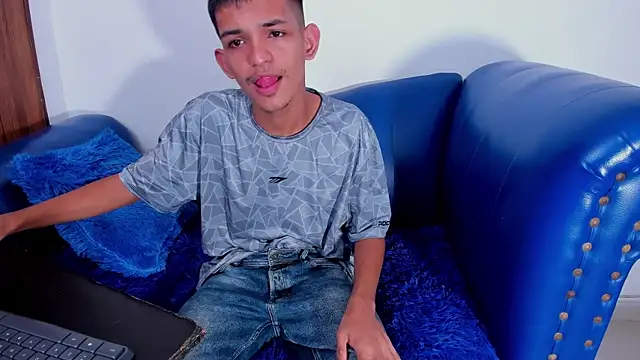 littlecum18 online show from June 2026 12:48:01 PM