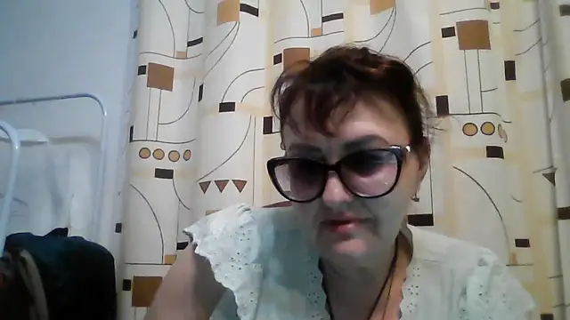 Snapshot of ErikaXShine chatting on June 2026 06:29:02 PM ErikaXShine online show from June 2026 06:29:02 PM