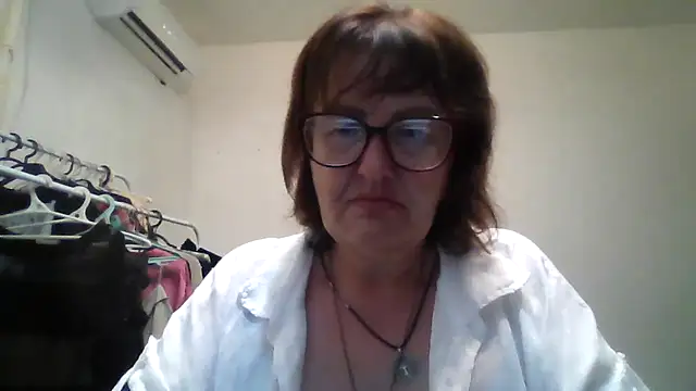 Snapshot of ErikaXShine chatting on August 2026 07:49:01 PM ErikaXShine online show from August 2026 07:49:01 PM
