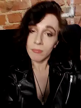 MickeQuinee online show from July 2026 11:28:01 AM