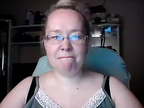 Viola27 online show from June 2026 04:49:02 PM