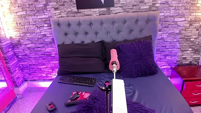 Snapshot of AngeliqueGirard chatting on July 2026 03:03:01 PM AngeliqueGirard online show from July 2026 03:03:01 PM