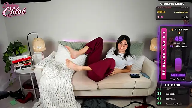 itschloelaurent online show from July 2026 07:10:01 PM