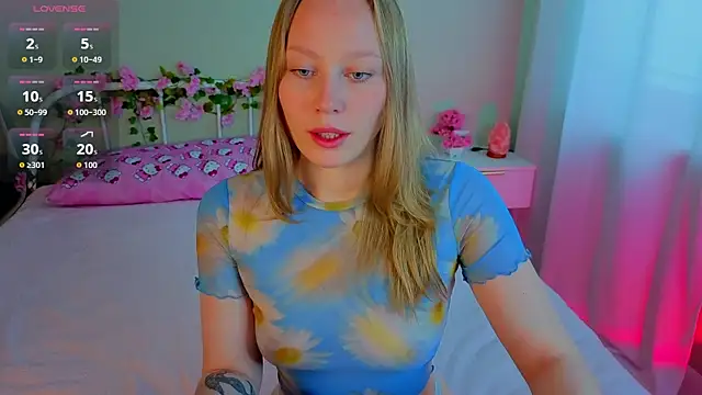 Snapshot of AngelBlaze chatting on July 2026 05:15:01 AM AngelBlaze online show from July 2026 05:15:01 AM