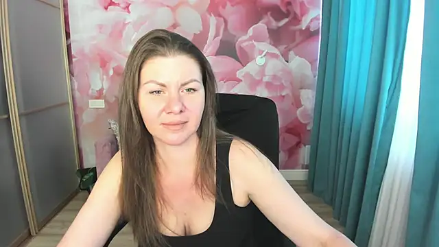 LunaKissesx online show from July 2026 12:12:01 PM