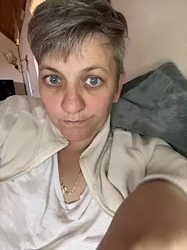 blueiceeyes online show from June 2026 11:53:01 AM
